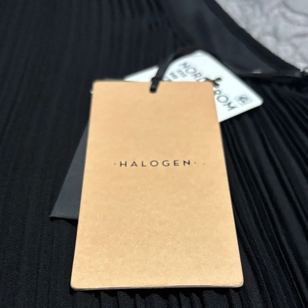 🖤 NWT Halogen Black Pleated Blouse — Size XXS 🖤 - Picture 2 of 6